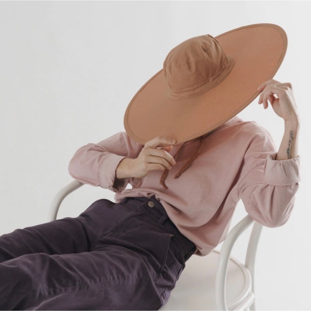 LIKE NEW🔥(used once)🔥RARE & HTF BAGGU SUN HAT💗